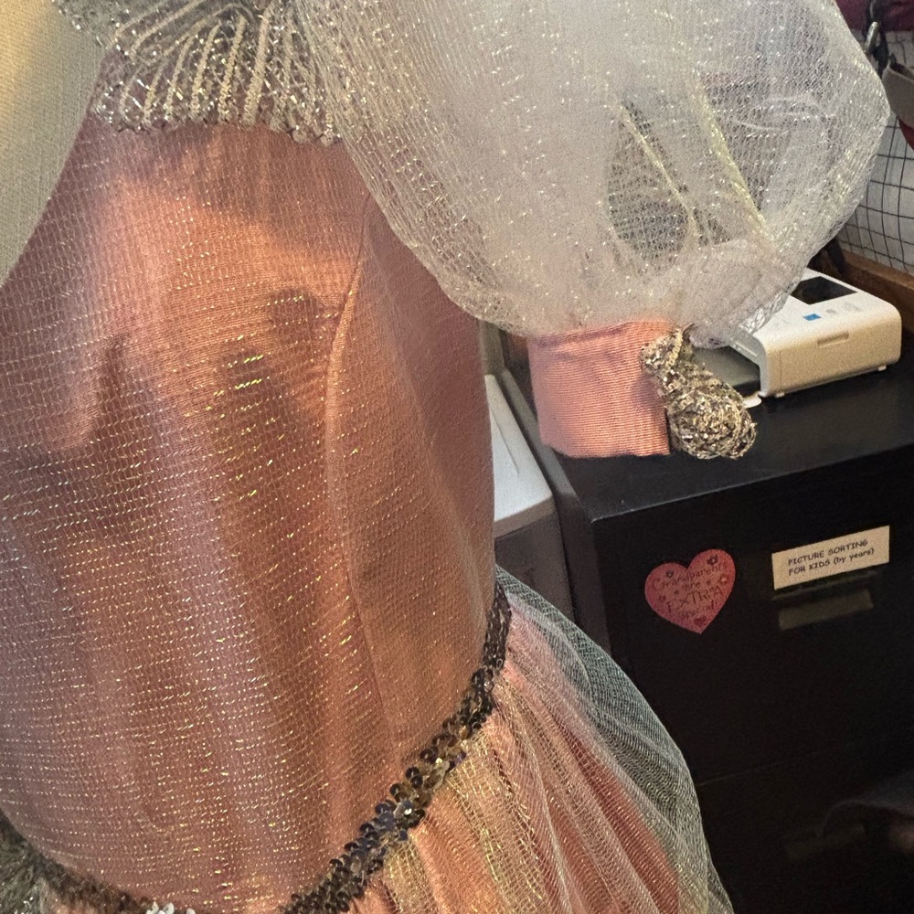 Wizard of Oz, Glenda the Good Witch Costume - Picture 9 of 11